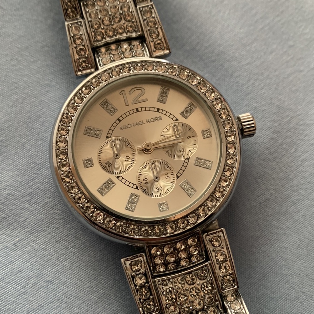 💫 MICHAEL KORS WATCH - Silver